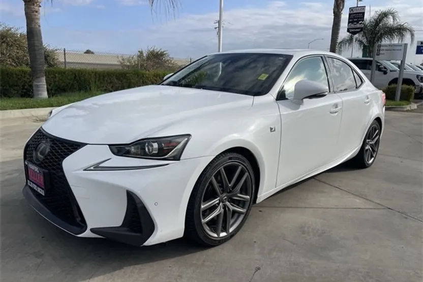 2019 Lexus IS 300 F SPORT photo 1