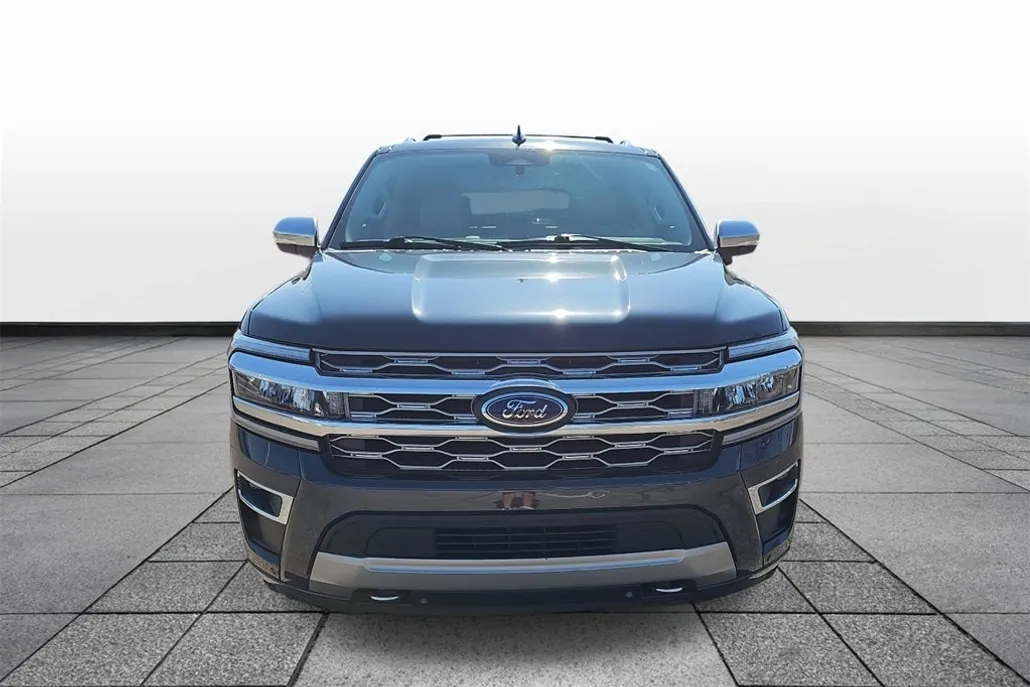 2023 Ford Expedition Platinum photo 1