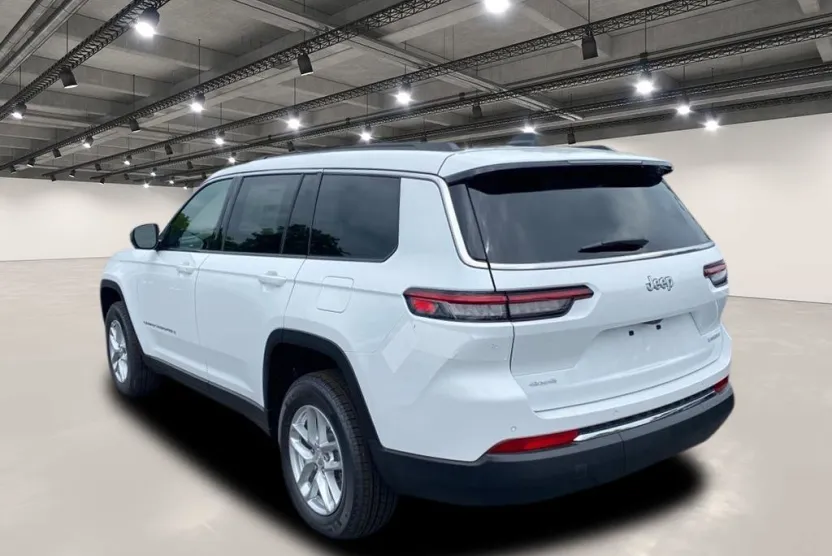 2025 Jeep Grand Cherokee Laredo X photo 1