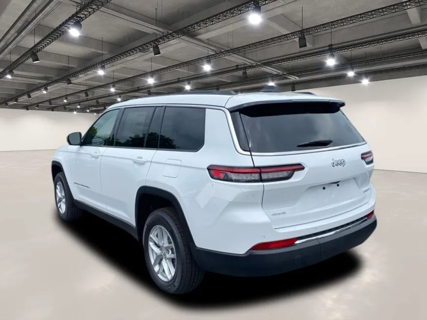 2025 Jeep Grand Cherokee Laredo X photo 1