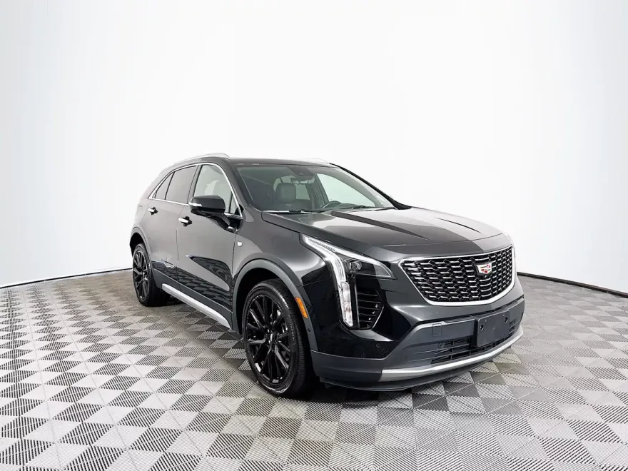 2022 Cadillac XT4 Premium Luxury photo 1