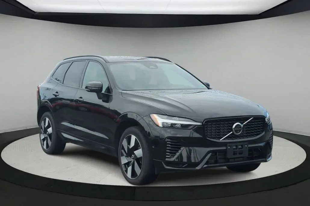 2025 Volvo XC60 Hybrid photo 1