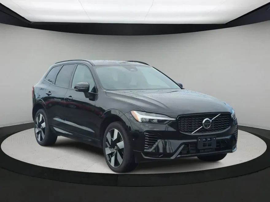 2025 Volvo XC60 Hybrid photo 1