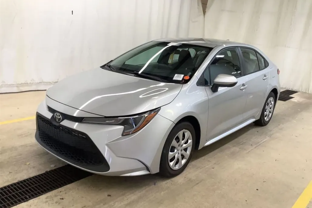 2022 Toyota Corolla LE photo 1
