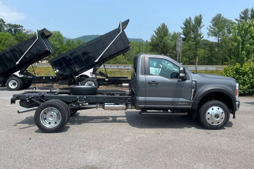 2025 Ford F-450 XLT photo 1