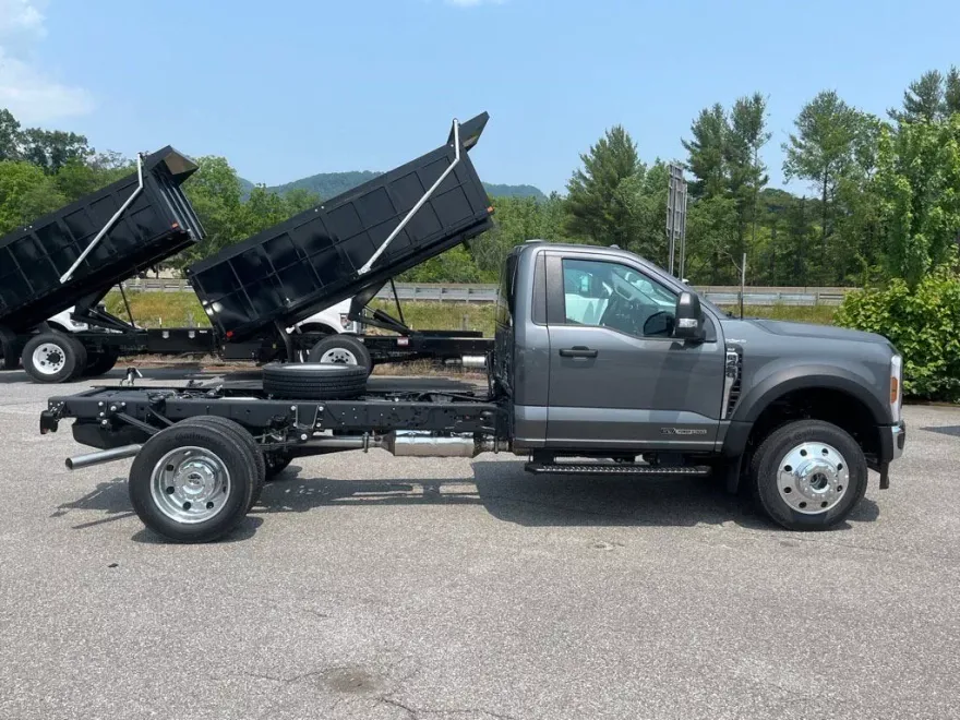 2025 Ford F-450 XLT photo 1