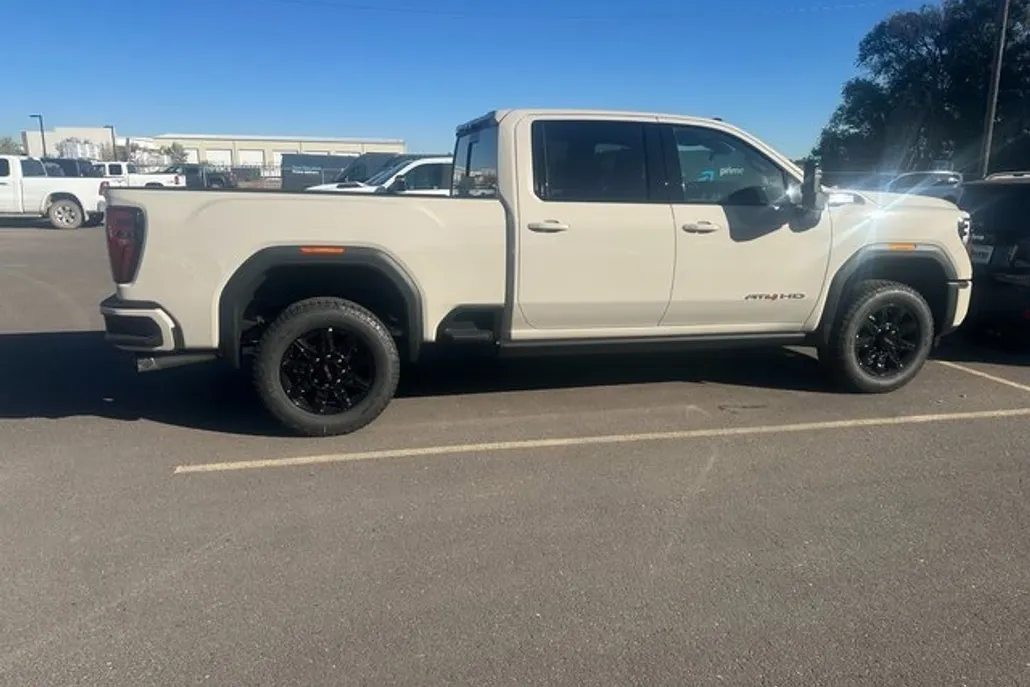 2026 Gmc Sierra 2500 HD AT4 photo 1