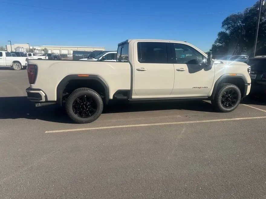 2026 Gmc Sierra 2500 HD AT4 photo 1