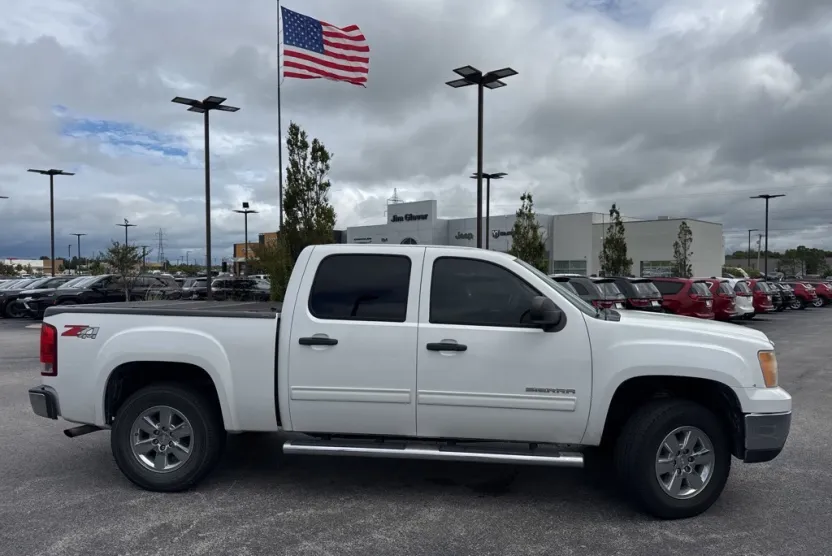 2012 Gmc Sierra 1500 SLE photo 1