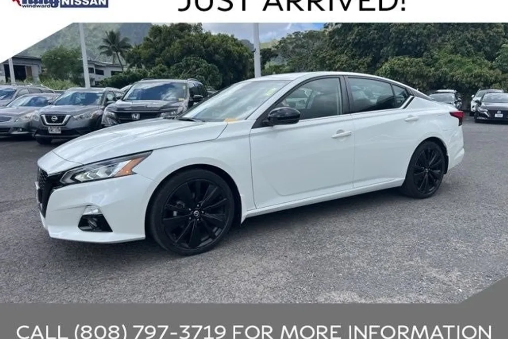 2022 Nissan Altima 2.5 SR photo 1