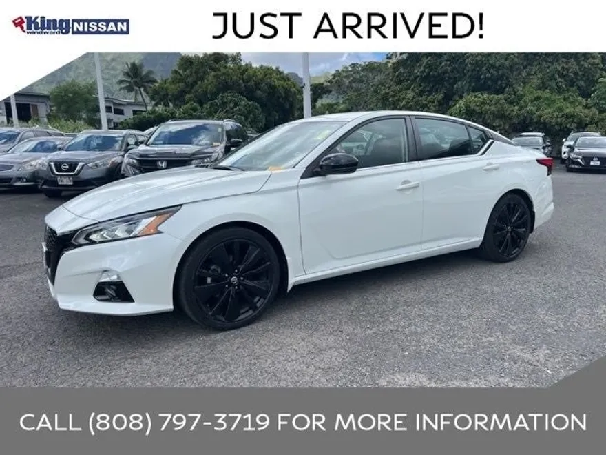 2022 Nissan Altima 2.5 SR photo 1