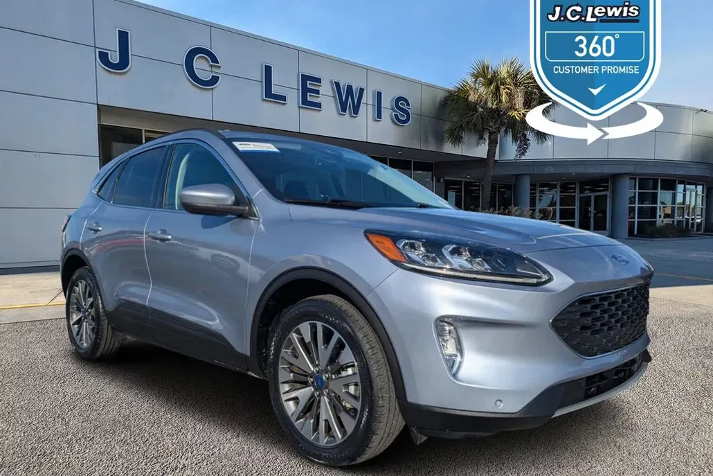 2022 Ford Escape Titanium photo 1
