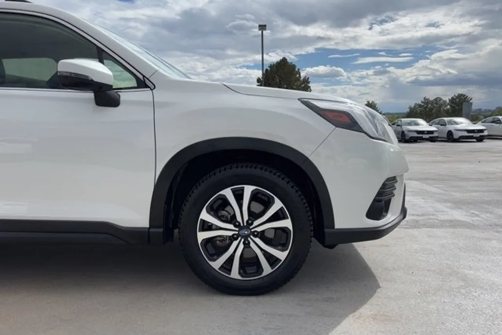 2024 Subaru Forester Limited Base photo 1