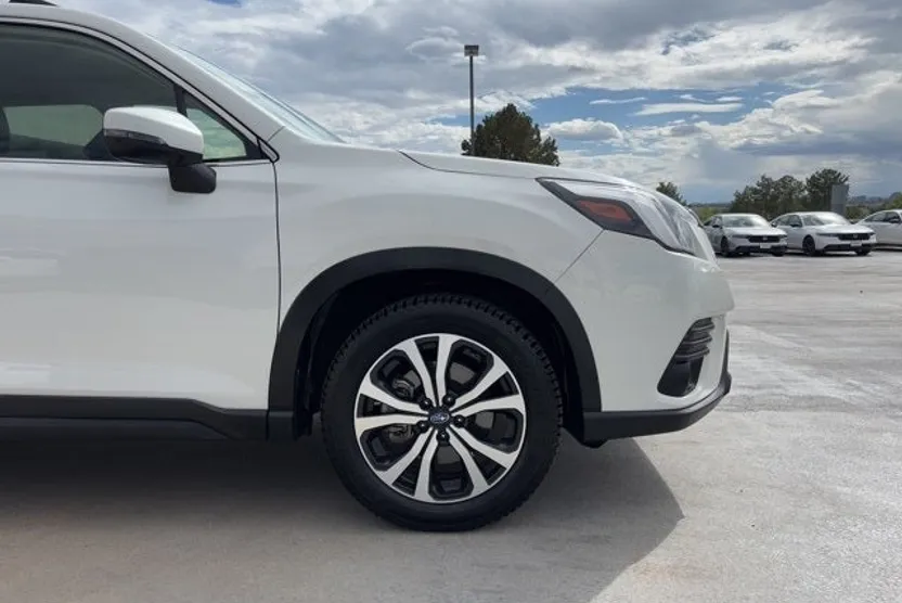 2024 Subaru Forester Limited Base photo 1