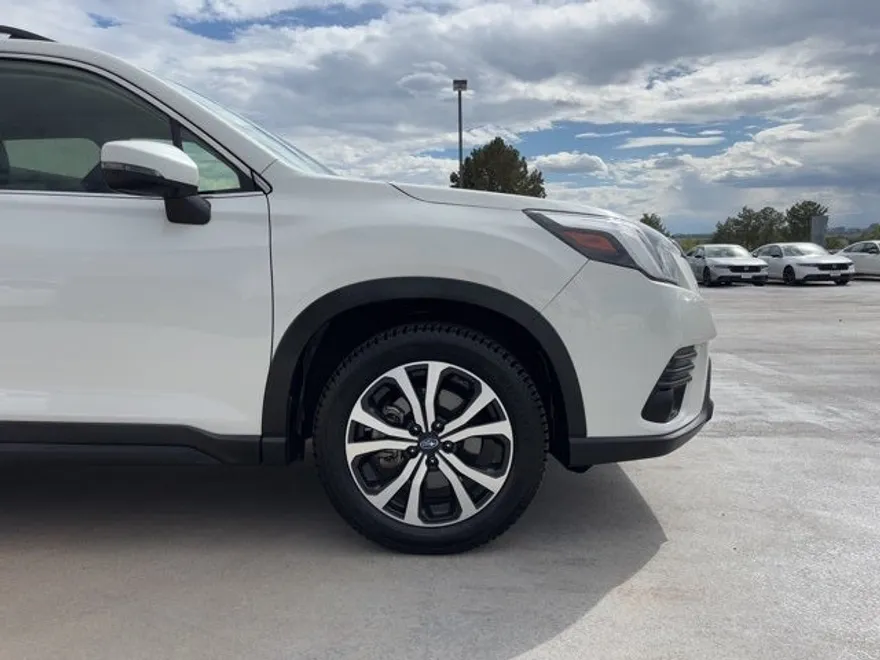 2024 Subaru Forester Limited Base photo 1
