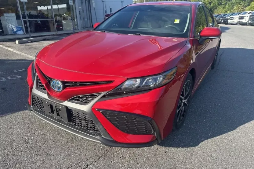 2021 Toyota Camry Hybrid SE photo 1
