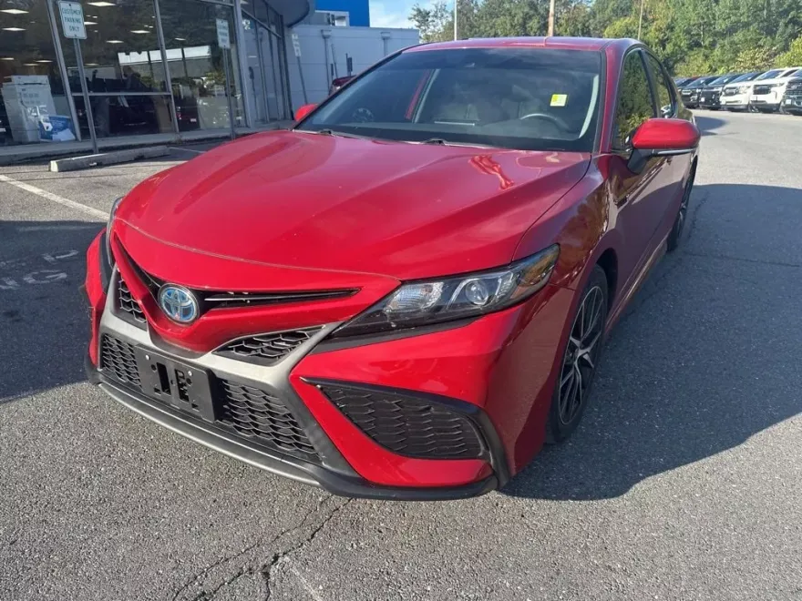 2021 Toyota Camry Hybrid SE photo 1