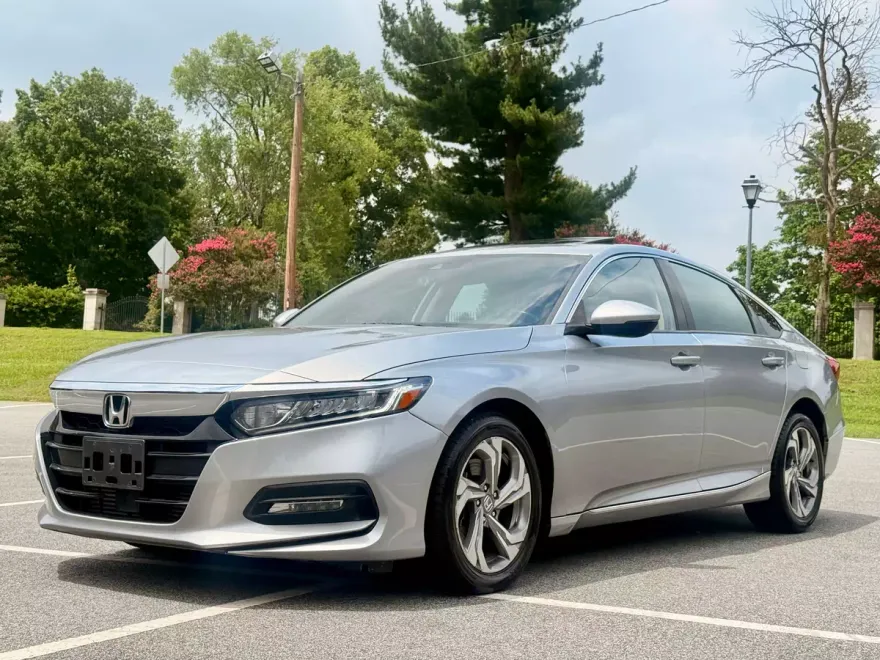 2018 Honda Accord EX-L 2.0T photo 1