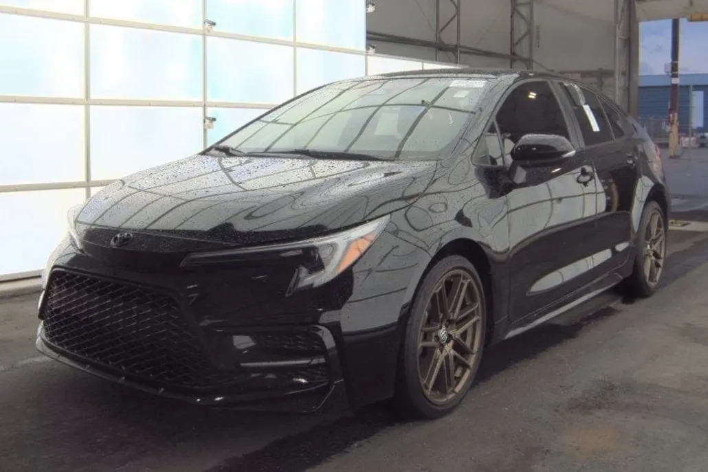 2024 Toyota Corolla SE photo 1