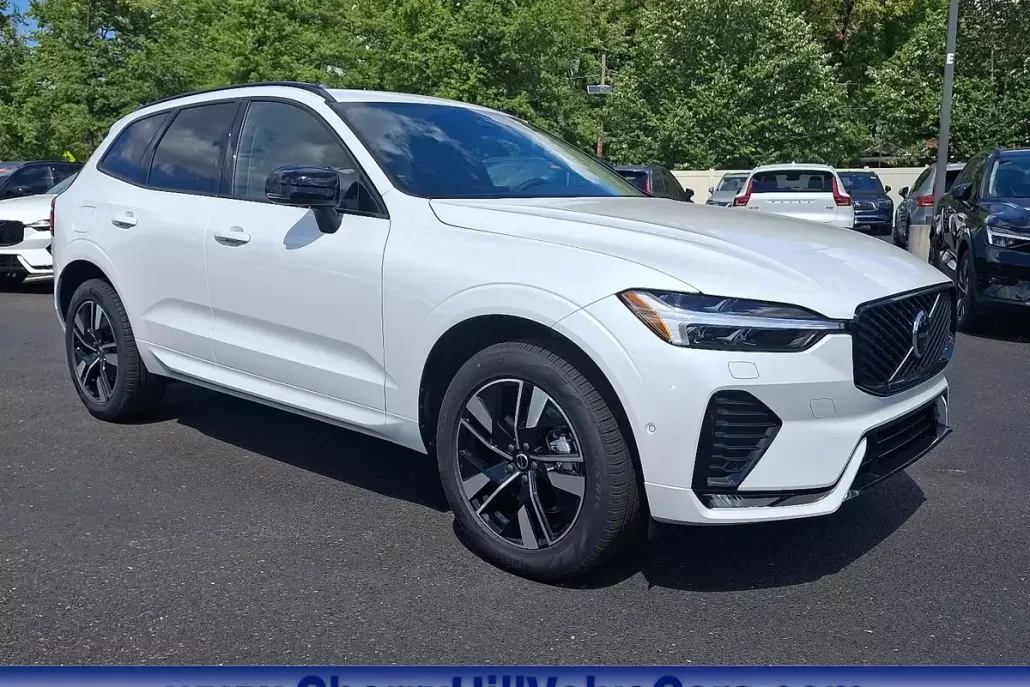 2026 Volvo XC60 B5 Plus photo 1