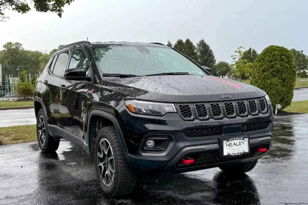 2024 Jeep Compass Trailhawk photo 1