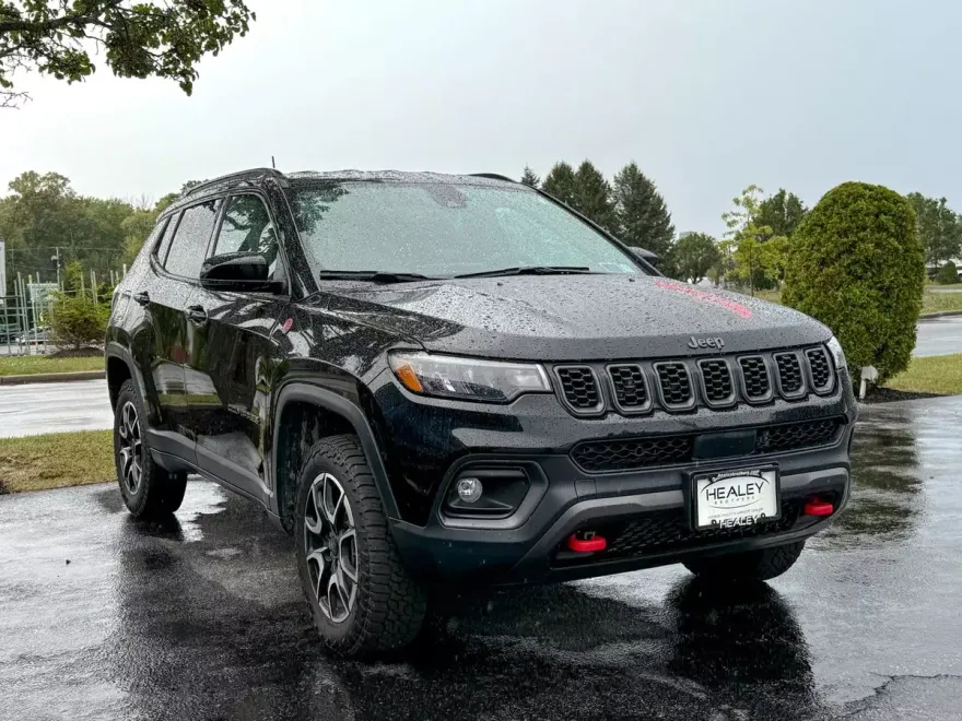 2024 Jeep Compass Trailhawk photo 1