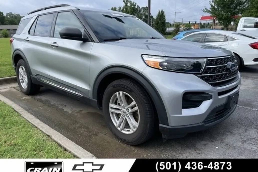 2020 Ford Explorer XLT photo 1