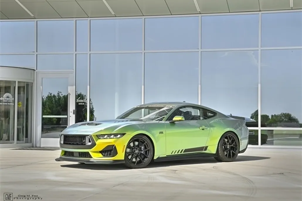 2025 Ford Mustang GT Premium photo 1