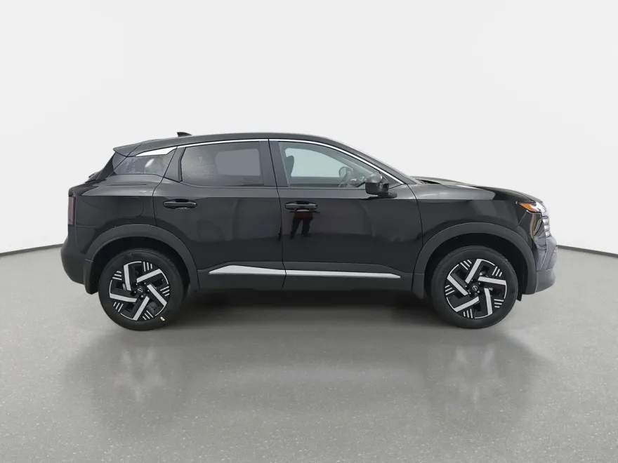 2025 Nissan Kicks SV photo 1
