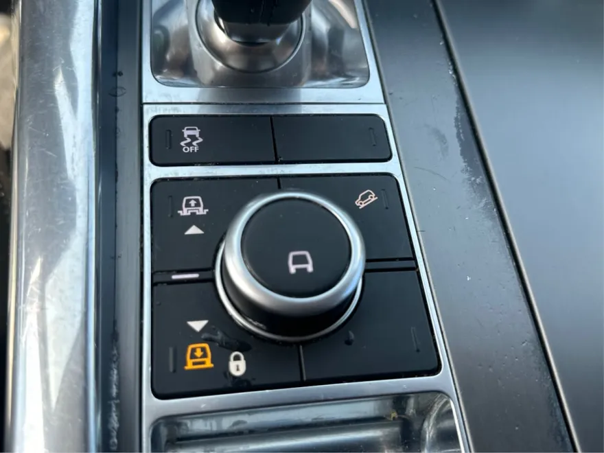 2020 Land Rover Range Rover Sport SE photo 34
