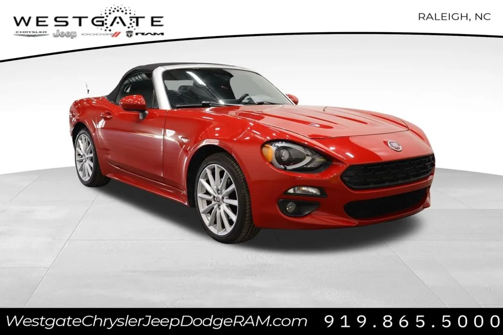 2017 Fiat 124 Spider Lusso photo 1