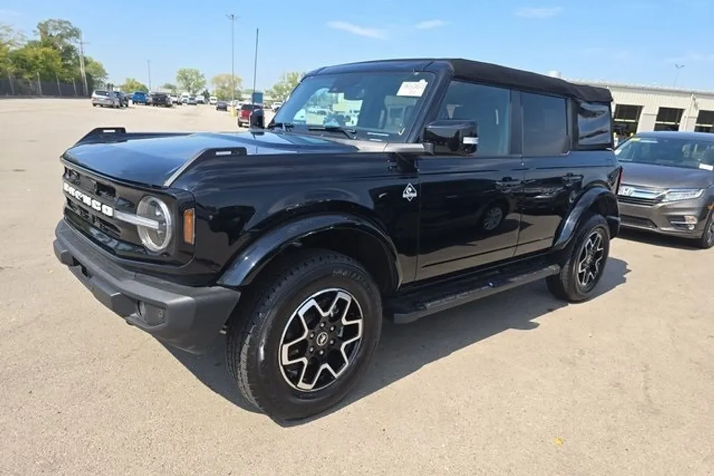 2023 Ford Bronco Outer Banks photo 1