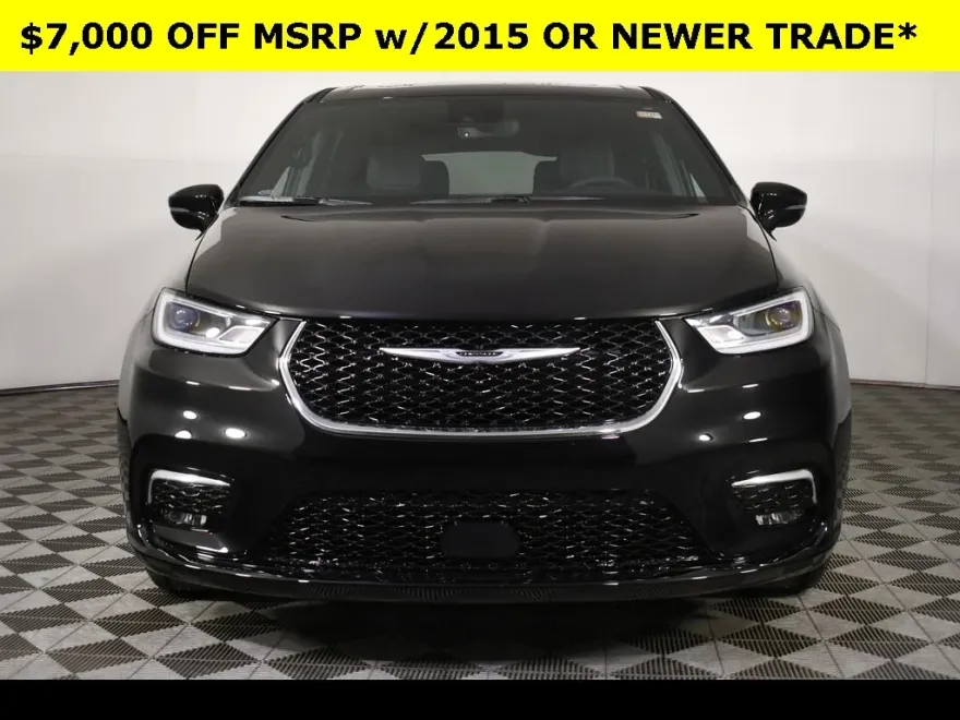 2025 Chrysler Pacifica photo 1