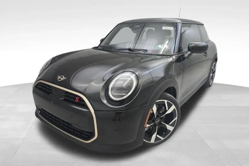 2025 Mini Cooper 2 Door Hardtop Iconic photo 1