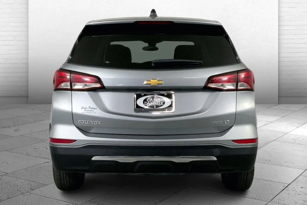 2023 Chevrolet Equinox LT photo 1