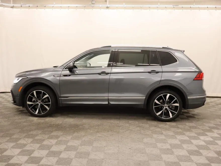 2022 Volkswagen Tiguan SEL Premium R-Line photo 1