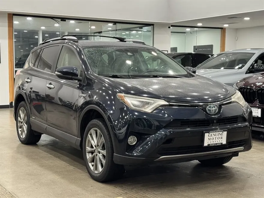 2017 Toyota RAV4 Hybrid Limited photo 1
