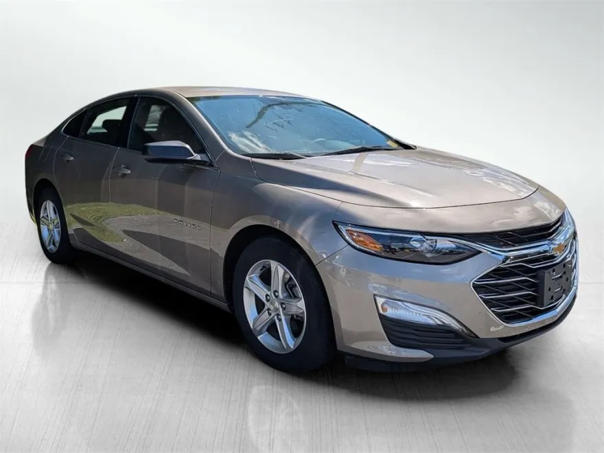 2023 Chevrolet Malibu LS photo 1