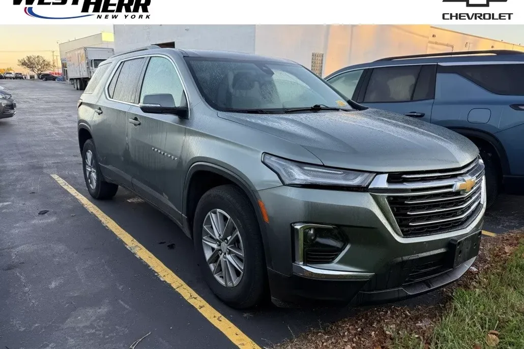 2023 Chevrolet Traverse Cloth 1LT photo 1