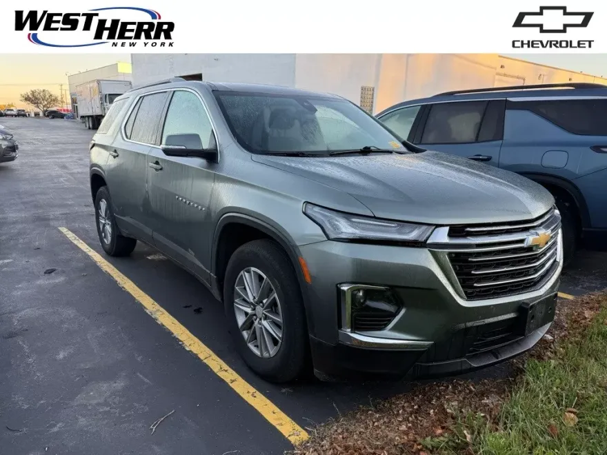 2023 Chevrolet Traverse Cloth 1LT photo 1