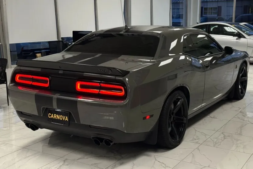 2018 Dodge Challenger SRT8 Hellcat photo 1