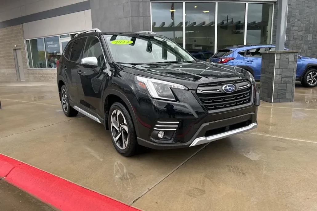 2024 Subaru Forester Touring photo 1