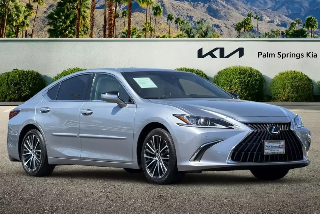 2023 Lexus ES 300h photo 1
