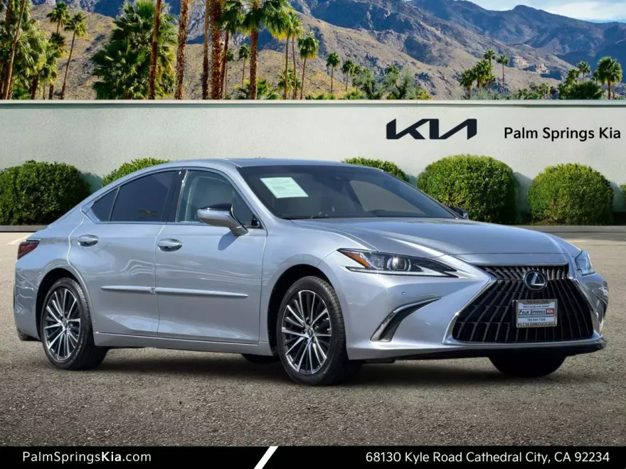 2023 Lexus ES 300h photo 1