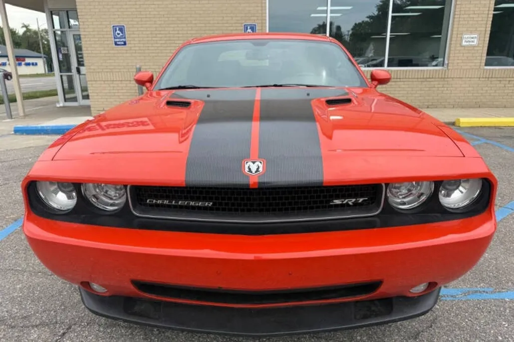2009 Dodge Challenger SRT8 photo 1