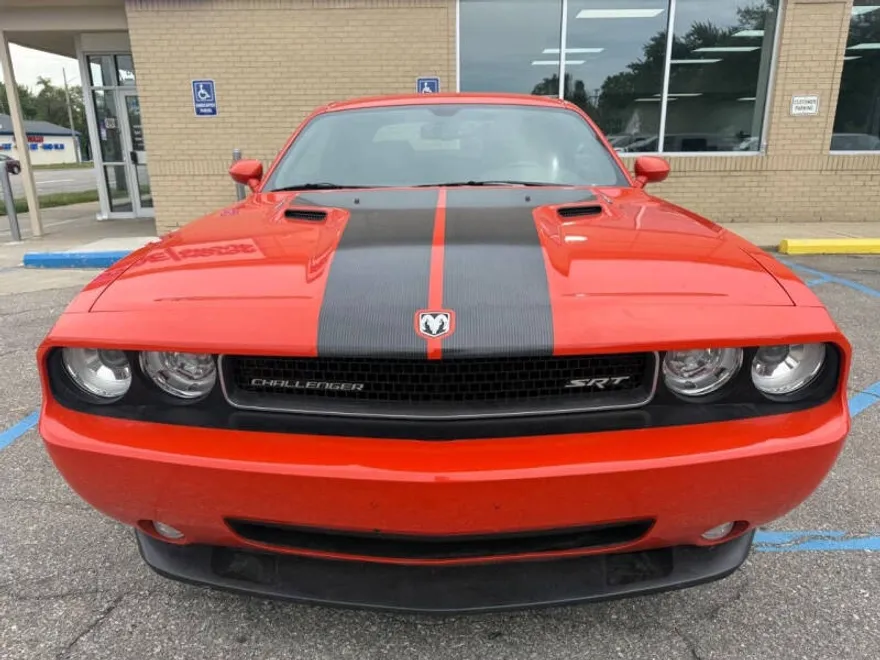 2009 Dodge Challenger SRT8 photo 1