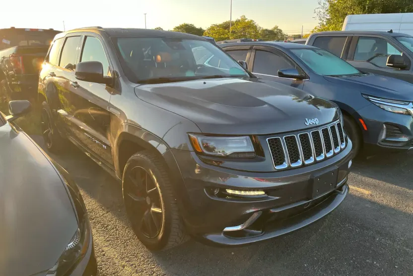 2016 Jeep Grand Cherokee SRT8 photo 1