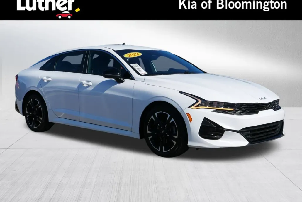 2022 Kia K5 GT-Line photo 1