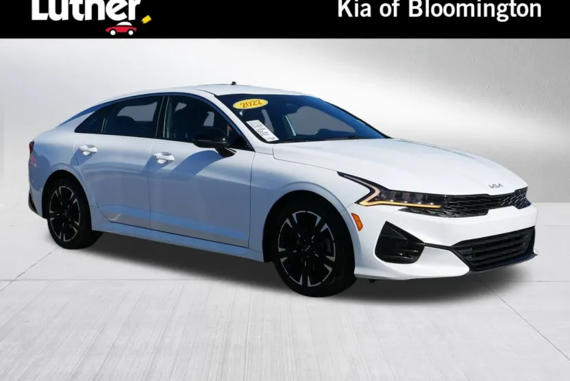 2022 Kia K5 GT-Line photo 1