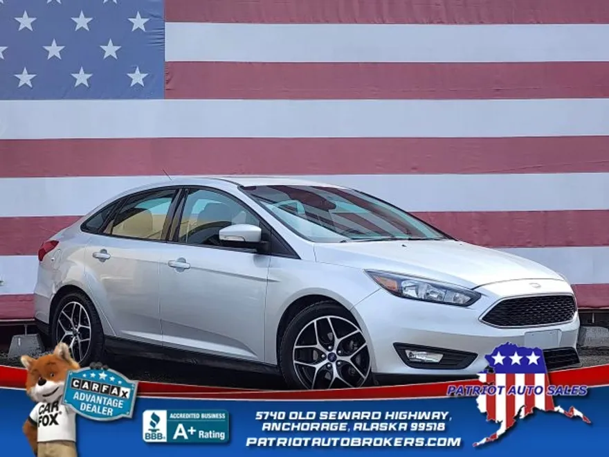 2018 Ford Focus SEL Sedan photo 1